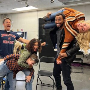 Brianne Howey Instagram - season 2 summed up juuuust right 🧡 #bts #ginnyandgeorgia