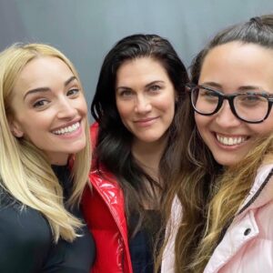 Brianne Howey Instagram - season 2 summed up juuuust right 🧡 #bts #ginnyandgeorgia