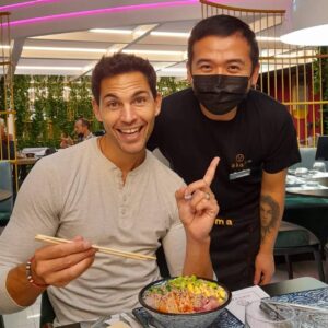 Brice Martinet Instagram - Un nuovo piatto arriva presto al @nakamasushiroma:
il "Poké Brice Tropical" 🥰 però Chef Stefano non lo sa ancora...🤣
#food #restaurant #sushi #Roma #love