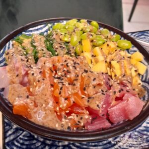 Brice Martinet Instagram - Un nuovo piatto arriva presto al @nakamasushiroma:
il "Poké Brice Tropical" 🥰 però Chef Stefano non lo sa ancora...🤣
#food #restaurant #sushi #Roma #love