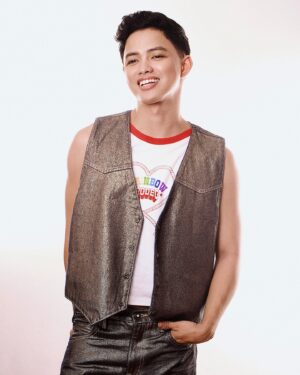 Brigiding Instagram - Check out the pride collection pieces @levis_sea 🏳️‍🌈 

Photo by @kevgnzls ❤️