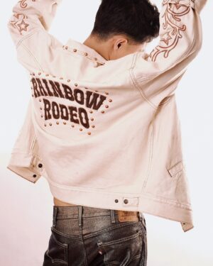 Brigiding Instagram - Check out the pride collection pieces @levis_sea 🏳️‍🌈 

Photo by @kevgnzls ❤️