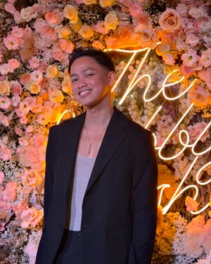 Brigiding Instagram - What a great time at #thebubblybash ❤️🤩 lovely moments spent with these amazing people! @beaalonzo @praybeytbenjamin @kaladkaren @darrenespanto @ilovekaye and the whole @bash.manila fam!

Thank you @niceprintphoto 📸