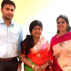 Brindha Sivakumar Instagram - A Very Happy Women’s Day !😊💝It was a very special evening for me ,to get an Upcoming Singer Award from the Great Legend L.R.Eshwari Amma by the Rotary Club of Madras Central ! 8.3.21🌸