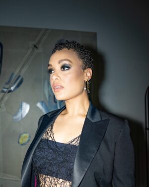 Britne Oldford Instagram - More from last weekend xx
styled by @marissa_pelly | glam by @anthonymerante & @cheryltbergamyhair | wearing @paulsmithdesign @alexisbittar @kqkofficial | shot by @shane.augustus | event Stranger Things Season 4 Premiere