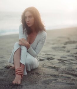 Actress Brittany Snow HD Photos and Wallpapers September 2024