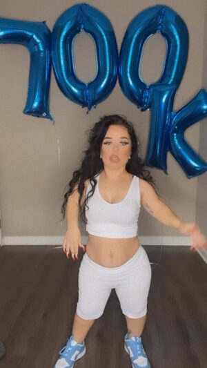 Brittney Guzman Instagram - Thank you for 700K 💙 #reels#reelsinstagram