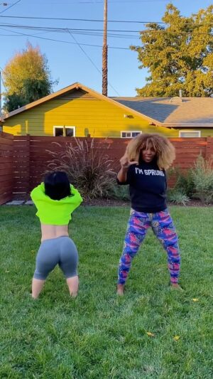 Brittney Guzman Instagram - 💚 @baddbelizean 
#reels #dance
