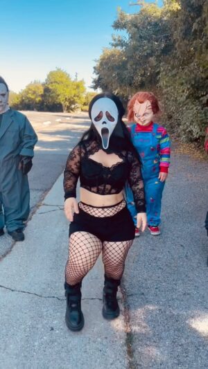 Brittney Guzman Instagram - Just A “LITTLE“ scary 😂👻 

@mrdguzman @awwitskeweezy 

🎥 @gavincoath 

#scream#freddykrueger#freddy#michaelmyers#chucky#halloween#scary#monsters#reels#dance#spookyseason#spooky#horror#halloweencostume#little