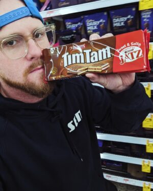 Broden Kelly Instagram - 1. Annie got nominated for Best Actor.
2. Dog sleeps in awkward position.
3. I ate all of these.