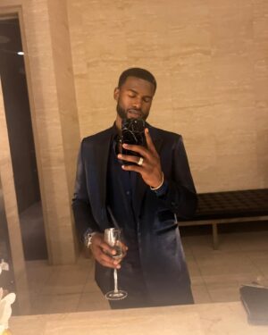 Broderick Hunter Instagram - A night to remember✨
Honored to be apart of the #power100 with @ebonymagazine 

Thank you for having me

Suit by @dzojchen 
Styled by @changeofwardrobe