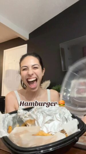 Brooke Alexx Instagram - What should I try next?
.
#bitemechallenge #arfid #pickyeater #trynewfoods #singersongwriter #bigmouth #hamburger #cheeseburger