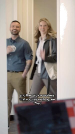 Brooke Alexx Instagram - Who remembers this video??
.
#chad #coworker #allmyexesmoms #reaction #singersongwriter #songwritersofinstagram #hotlikeyou #musicvideo