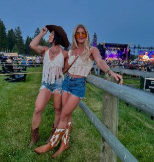 Brooke Ence Instagram - Reunited 💕 
 #underthebigskyfestival