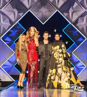 Brooke Lynn Hytes Instagram - Week 2 of CVTW with extra special guest Lisa FREAKIN Rinna!

👗 @tri_collective 
💇🏼‍♀️ @kirstenklontz X @bellamihair 
💋 @viktorpeters  X @makeupbymario 
📸 @asquaredphoto