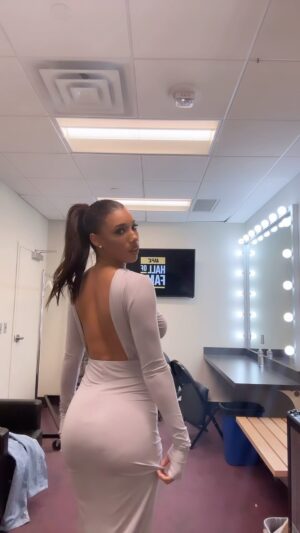 Brookliyn Wren Instagram - UFC hall of fame awards tonight 🩶