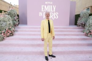Bruno Gouery Instagram - What a night in L.A. for Emily in Paris Season 4 premiere.

Huge thanks to everyone who contributed in making it unforgettable 💙

Grooming: @josephine.bouchereau 
Hair: @joh.nnyvhair 
Styling: @justinebleicher
Art director: @deborahgalland 

@fursac.paris 
@santoniofficial 

#emilyinparis