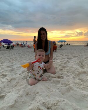 Bruno Heder Instagram - Secretos, carcajadas, fiesta, playa, familia y mucho amor ❤️
Asi terminamos 2021 y arrancamos 2022.
Segredos, gargalhadas, festa, praia, familia e muito amor ❤️.
Assim terminamos 2021 e começamos 2022.
