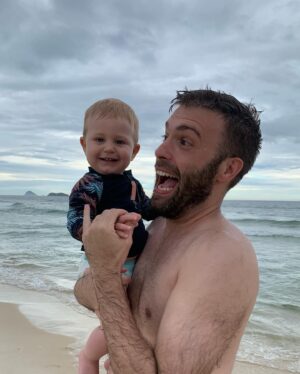 Bruno Heder Instagram - Secretos, carcajadas, fiesta, playa, familia y mucho amor ❤️
Asi terminamos 2021 y arrancamos 2022.
Segredos, gargalhadas, festa, praia, familia e muito amor ❤️.
Assim terminamos 2021 e começamos 2022.