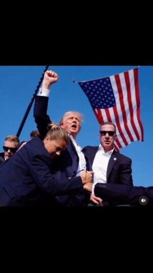 Bruno Silva Instagram - MAKE AMERICA GREAT AGAIN @realdonaldtrump 
#trump #legend #american