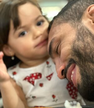 Bruno Silva Instagram - 20 dias longe de casa, sendo recepcionado da melhor forma, minhas mulheres ❤️❤️