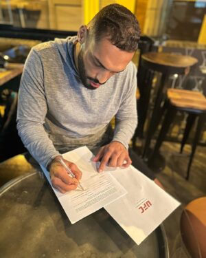 Bruno Silva Instagram - Contrato renovado e luta marcada, esses são meus empresários, os responsáveis em cuidar da minha carreira @wm_sports_