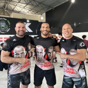 Bruno Silva Instagram - Há 15 anos eu iniciava minha carreira e assistia esses caras pelo DVD, eu tenho muito respeito e admiração, sempre tive eles como ídolos no esporte, gostava do estilos agressivo e a bravura no ring, hoje fico feliz pelo carinho e respeito que eles tem por mim. 
Hoje foi um dia especial, obrigado @wandfc @shogunoficial por tudo que vocês fizeram pelo esporte.