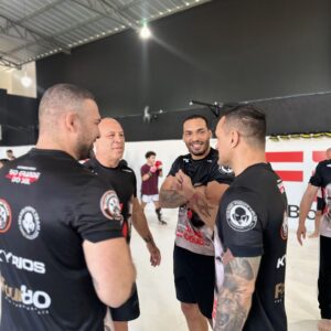 Bruno Silva Instagram - Há 15 anos eu iniciava minha carreira e assistia esses caras pelo DVD, eu tenho muito respeito e admiração, sempre tive eles como ídolos no esporte, gostava do estilos agressivo e a bravura no ring, hoje fico feliz pelo carinho e respeito que eles tem por mim. 
Hoje foi um dia especial, obrigado @wandfc @shogunoficial por tudo que vocês fizeram pelo esporte.