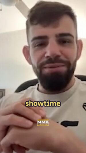Bruno Silva Instagram - 🎙️ Estreia na nova casa!

Embalado por 3 vitórias e 3 bônus seguidos no UFC, Bruno Bulldog se mudou para a American Top Team, após anos de parceria com Henry Cejudo, para treinar com Alexandre Pantoja, Adriano Moraes e Kyoji Horiguchi.

O peso-mosca enfrenta Cody Durden sábado, no UFC Vegas.

A matéria completa vai ao ar em breve no @mmafighting.

🔗 @brunobulldogufc #lutas #fight #combate #mma #ufc