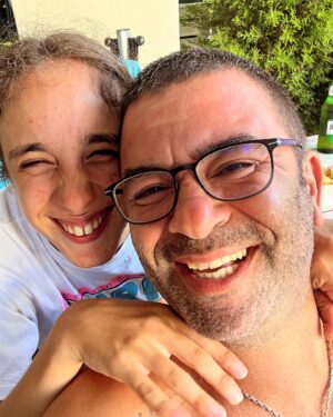 Bülent Şakrak Instagram - Sırası ile 3-2-1 😂
#kızımmelisa 🧿