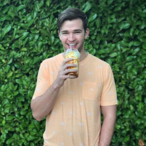 Burkely Duffield Instagram - 🥛   🍨 = ⬆️ #funemployed #caramelmilkshake