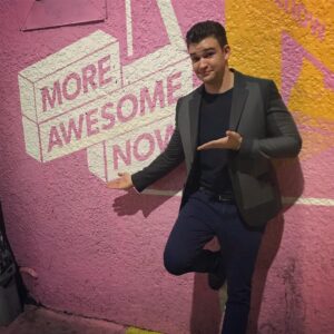 Burkely Duffield Instagram - More Awesome Now 🦄
#fancyfriday🎩 #newhaircut #somanycolours🎨