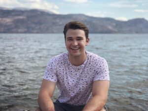 Burkely Duffield Instagram - Soaked up that last bit of Summer sun ☀️
#Kelowna #bcvaca #winetours #lastsummerweekend #herecomes🍂