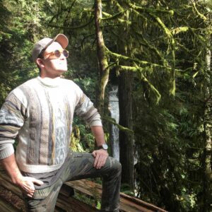 Burkely Duffield Instagram - Finding that ray of sunshine through the trees 🌲☀️🌲
#weekendadventuring #proofthatigooutsidesometimes