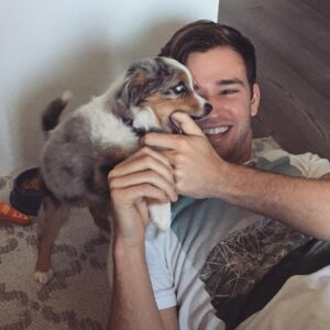 Burkely Duffield Instagram - Getting some puppy love before the big GOT episode tonight!! #cutestpuppyever #icantevendeal #🐶 #recipeforafantasticSunday