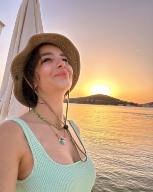 Buse Meral Instagram - 🔆💛