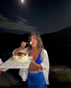Buse Meral Instagram - 25💃🎂🏝️🎵🔆🧚🏻‍♂️🙃🦁