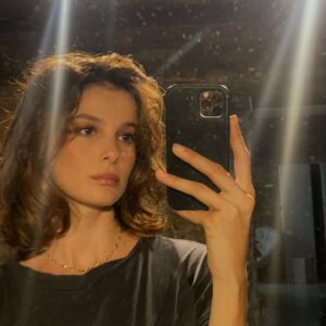 Büşra Develi Instagram - 🍔🍟🍺