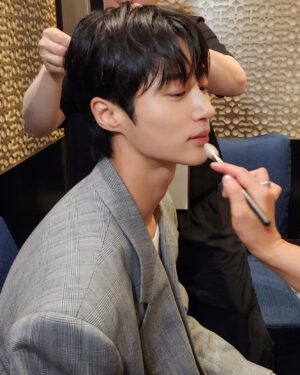 Byeon Woo-seok Instagram - 😶