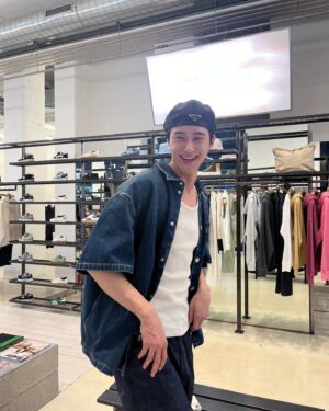 Byeon Woo-seok Instagram - 😳