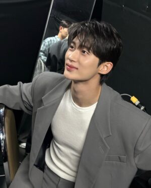 Byeon Woo-seok Instagram - ☺️