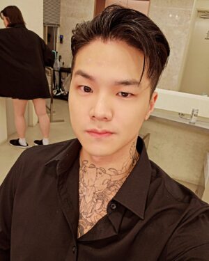 C.A.P Instagram - 마 좀 생겼네