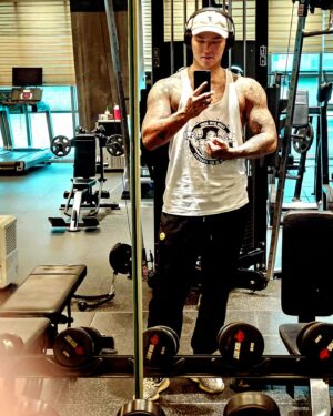 C.A.P Instagram - 크리스마스에 클럽이 재밌는곳 이였구나