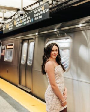 Cailey Fleming Instagram - 🍎