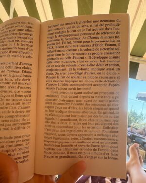 Camélia Jordana Instagram - Summer dump part 1 ou comment reprendre des forces avant la guerre. It goes like des reines, des rois, du Hobb, Bell Hooks always et le classique, les vrai.e.s savent : EVERYBODY’S FREE TO FEEL GOOD 💅✨