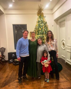 Cameron Douglas Instagram - Happy Holidays everyone…as we usher in a new year let’s challenge ourselves to be better; better not solely in the spirit of individual growth, but also in making our own unique contributions into elevating the quality of this beautiful planet we all call home. 
#PeaceandLove 🦋