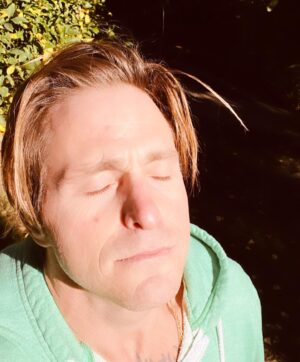 Cameron Douglas Instagram - Out of the darkness and into the Light 🌞
Boldly marching into 2021...may it be a year of healing and rebalance for us all! #Peace and #Love