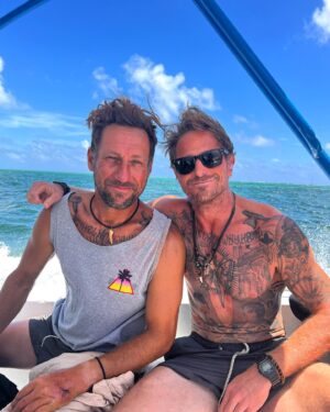 Cameron Douglas Instagram - A hot and thirsty day with my man Clay 🌞
#BloodKnot @notclaycullen ⚓️