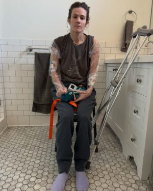 Cameron Esposito Instagram - Sunday is my first show back • shit is still very much ouch • BUT I CAN LEAVE THE HOUSE • 7PM in person or livestream at @ucbtla tix in bio • let’s sit thru the show together
