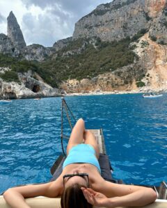 Actress Camila Queiroz HD Instagram Photos and Wallpapers August 2024